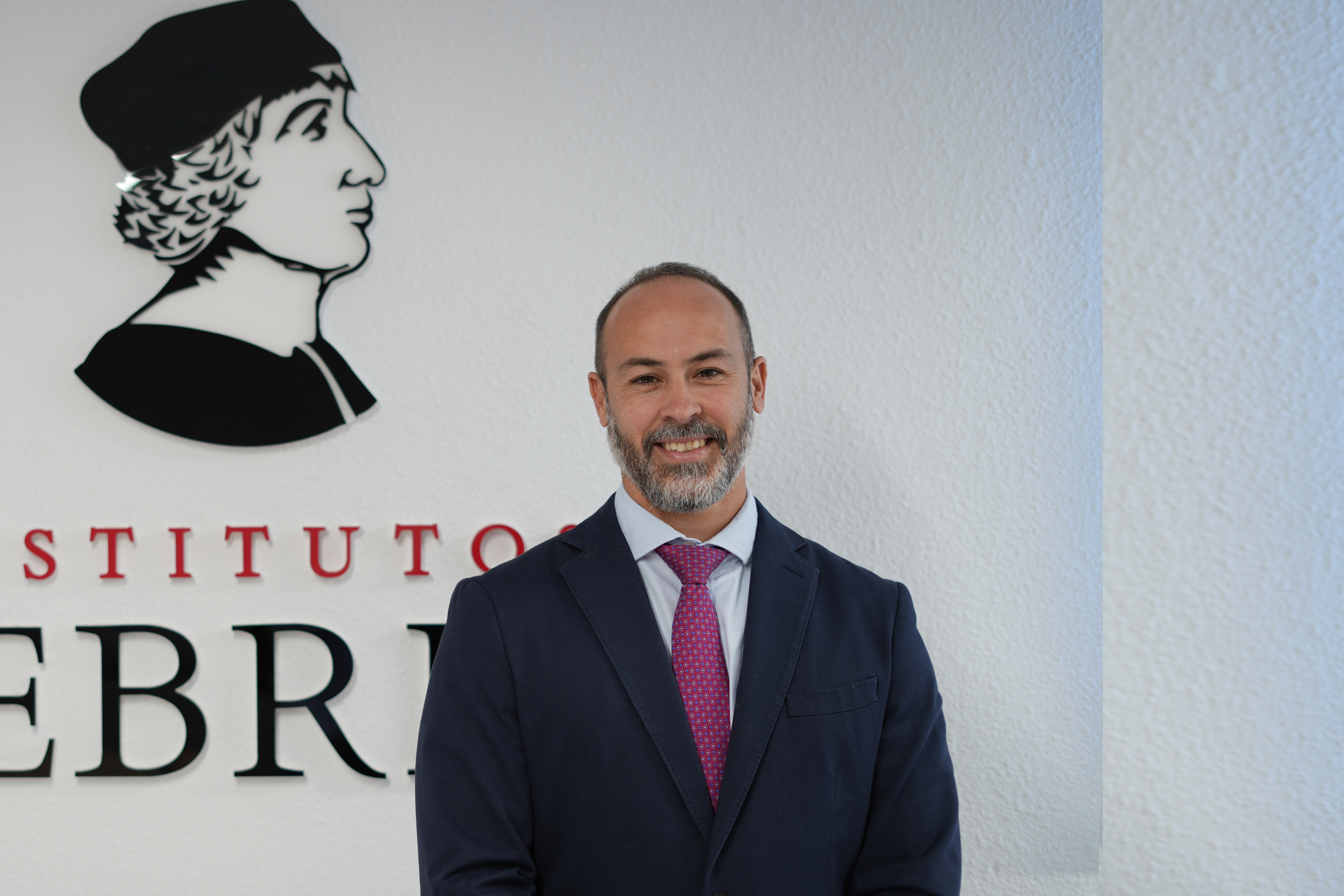 Director Nebrija Avilés